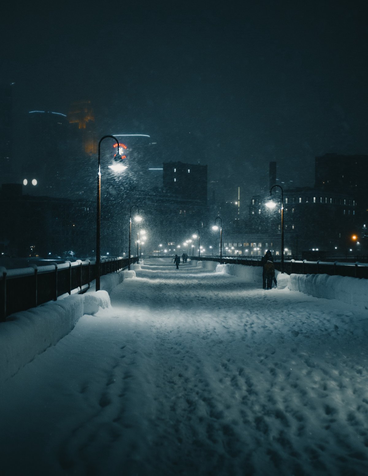 冬天晚上的夜景图片图片