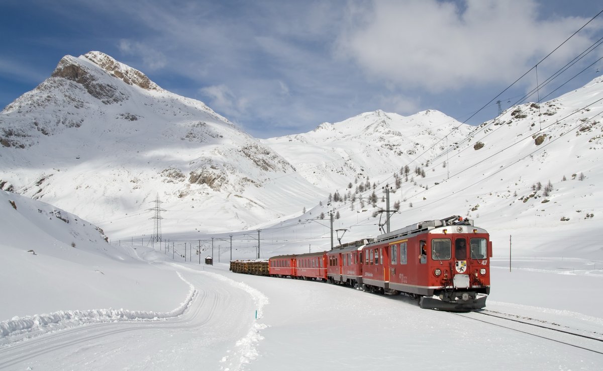 雪域火車圖片