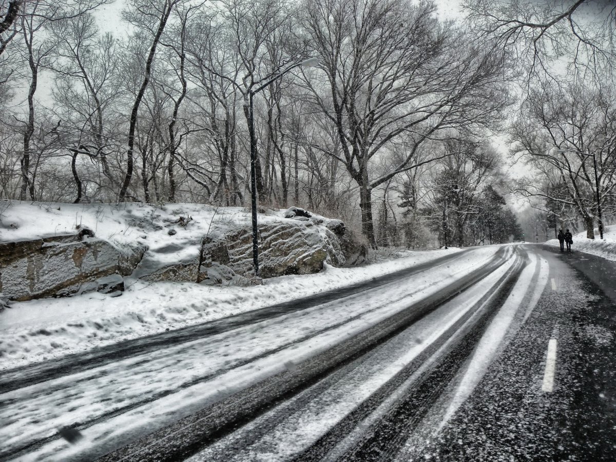 下雪天公路圖片