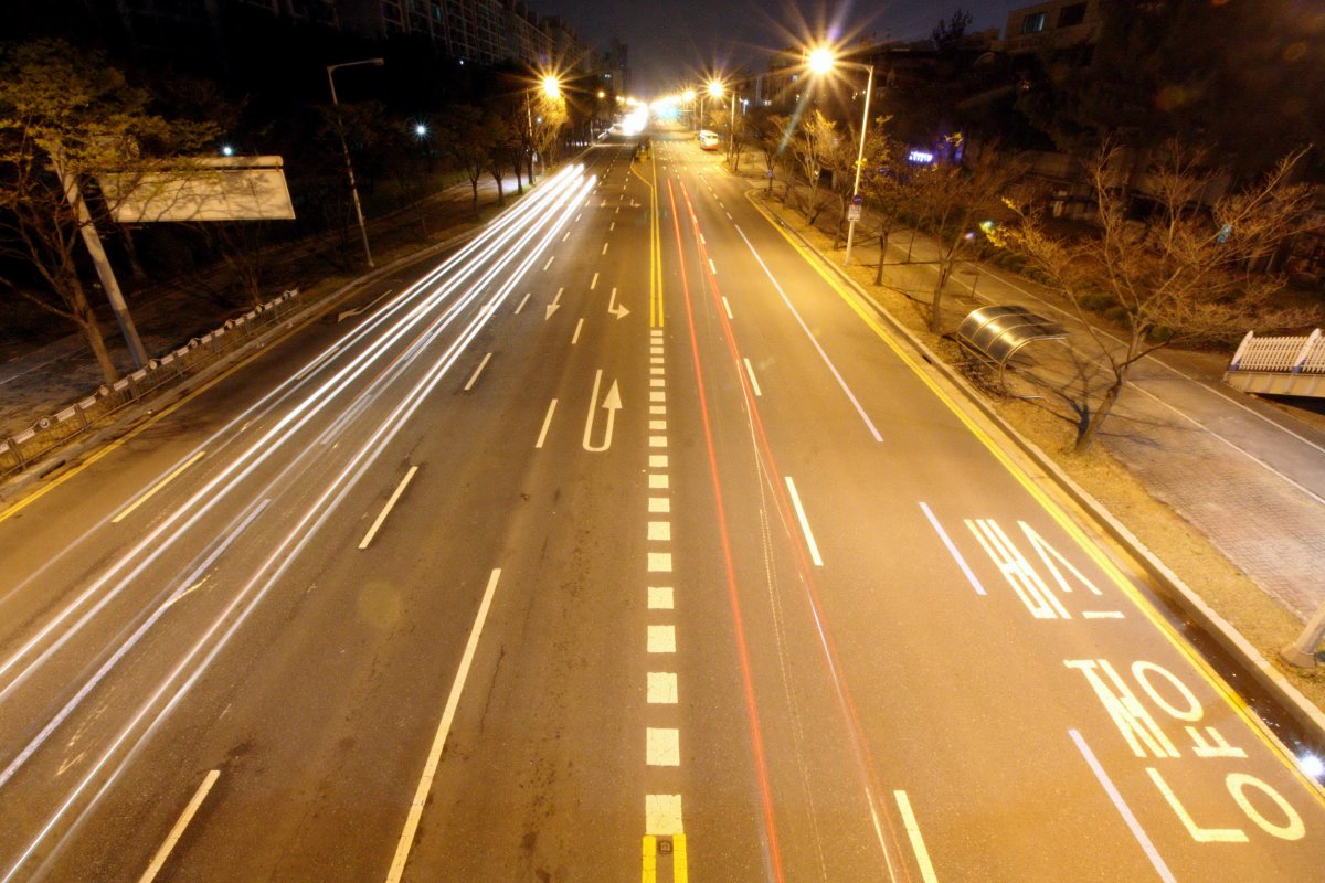 城市公路夜景圖片