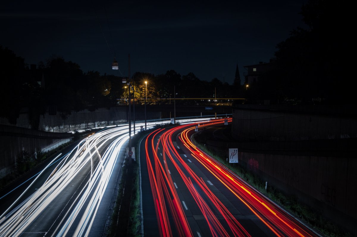 夜晚城市公路圖片