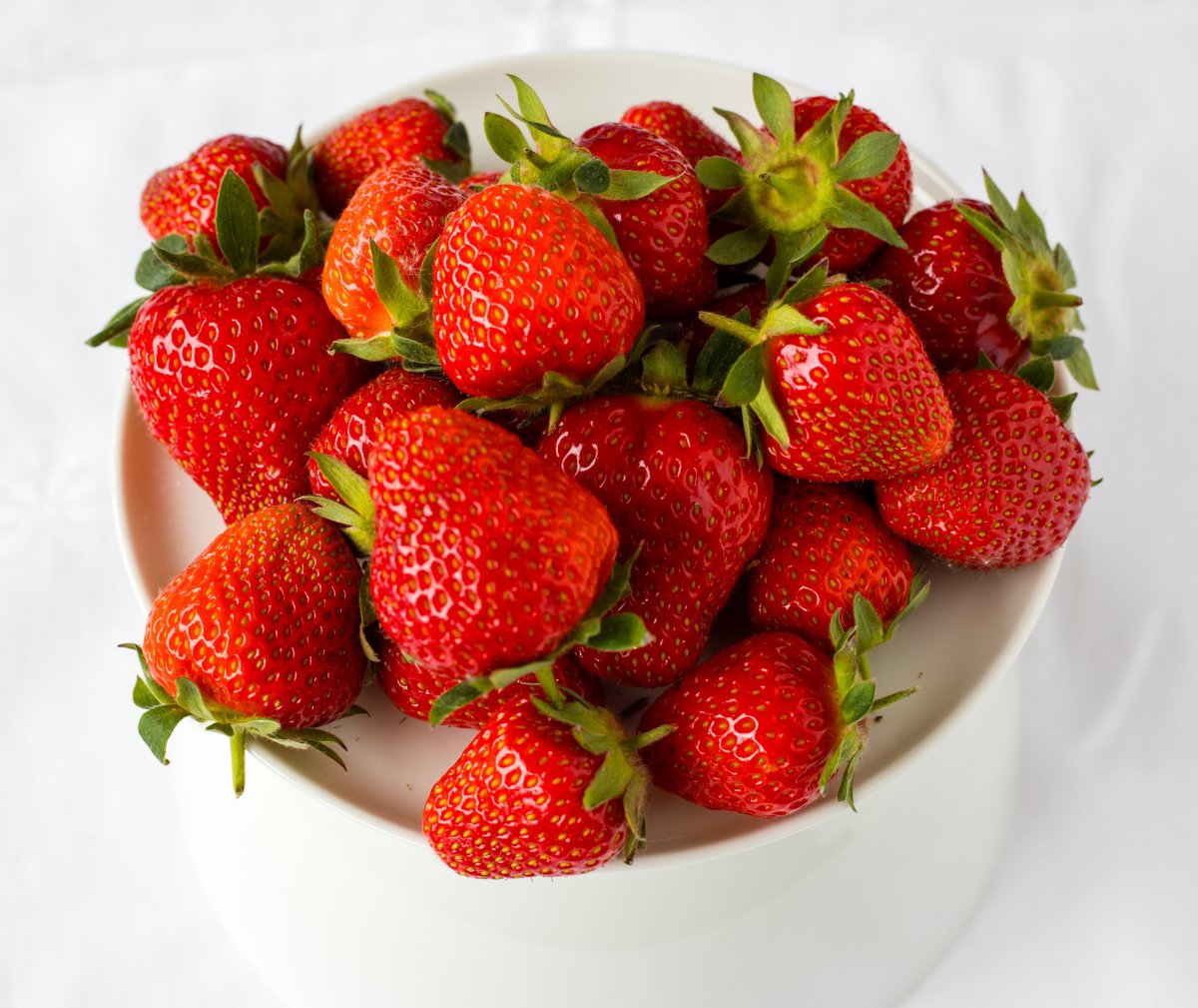 新鲜诱人水果草莓图片
