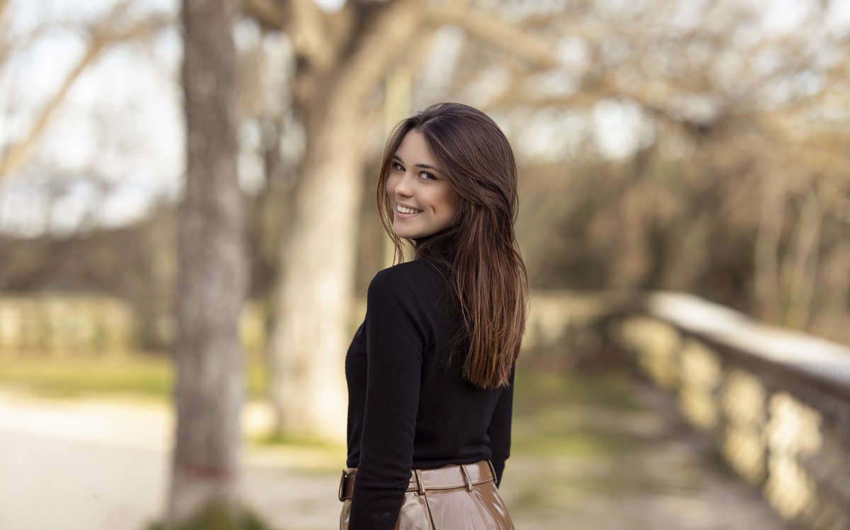 长发美女背影生活照,高清图片