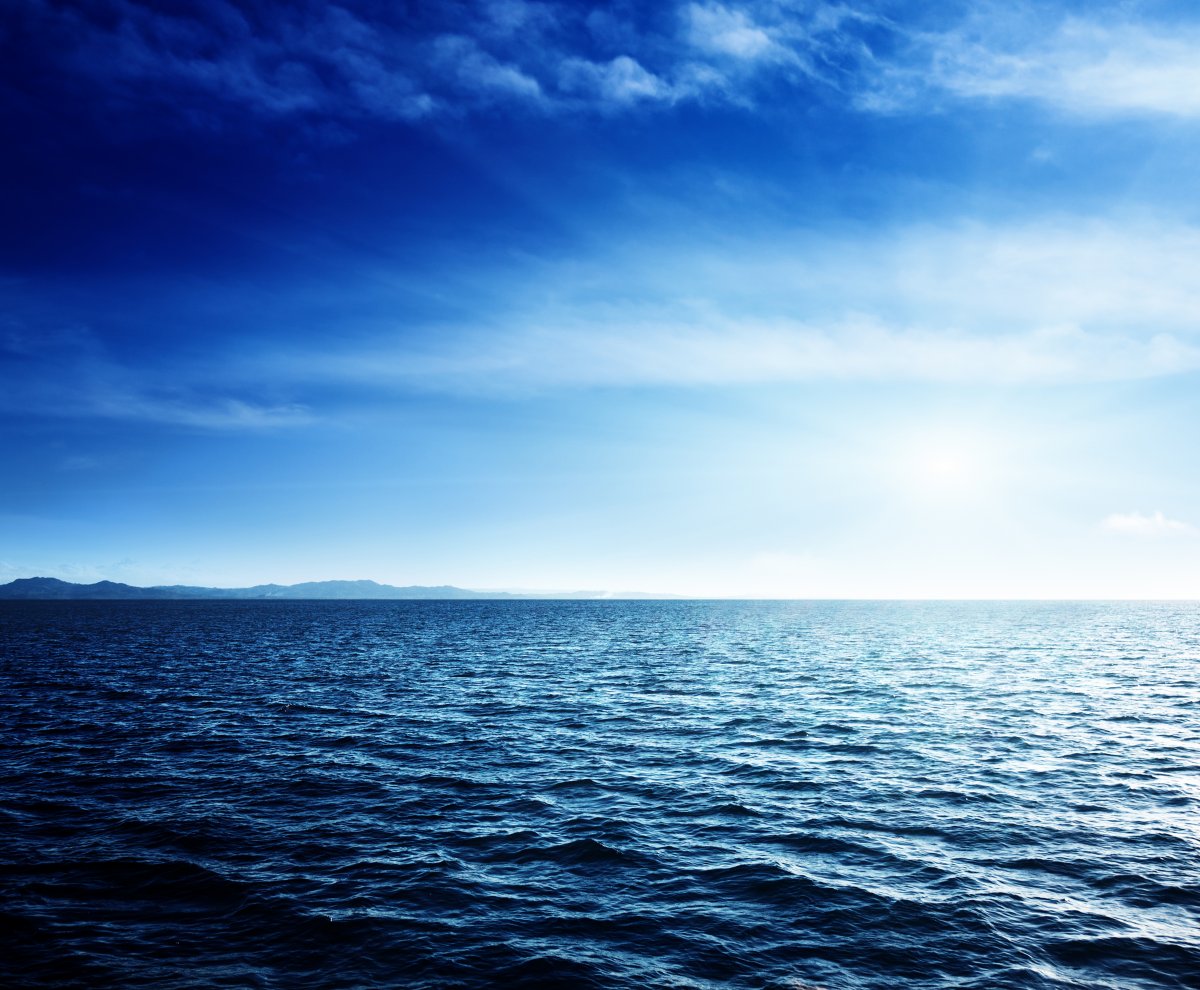 美丽蓝色海平面图片,高清图片