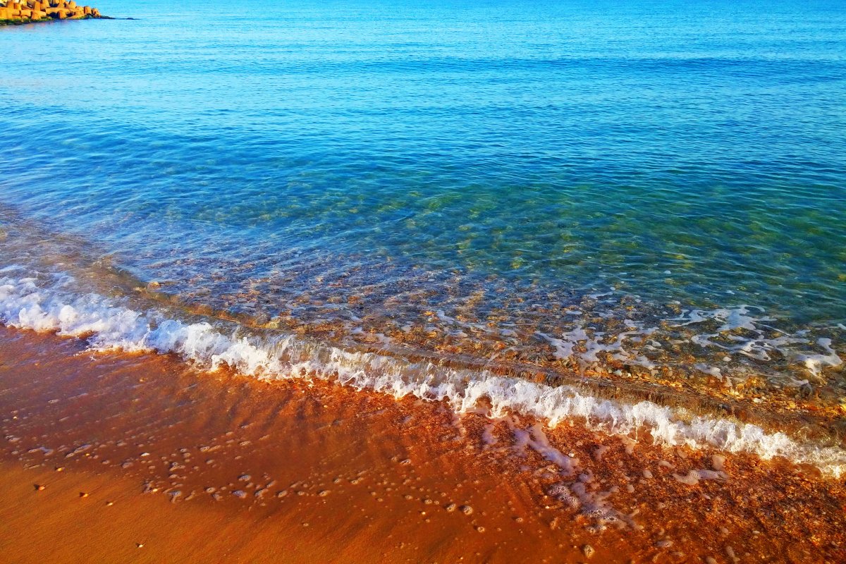 大海沙灘浪花圖片