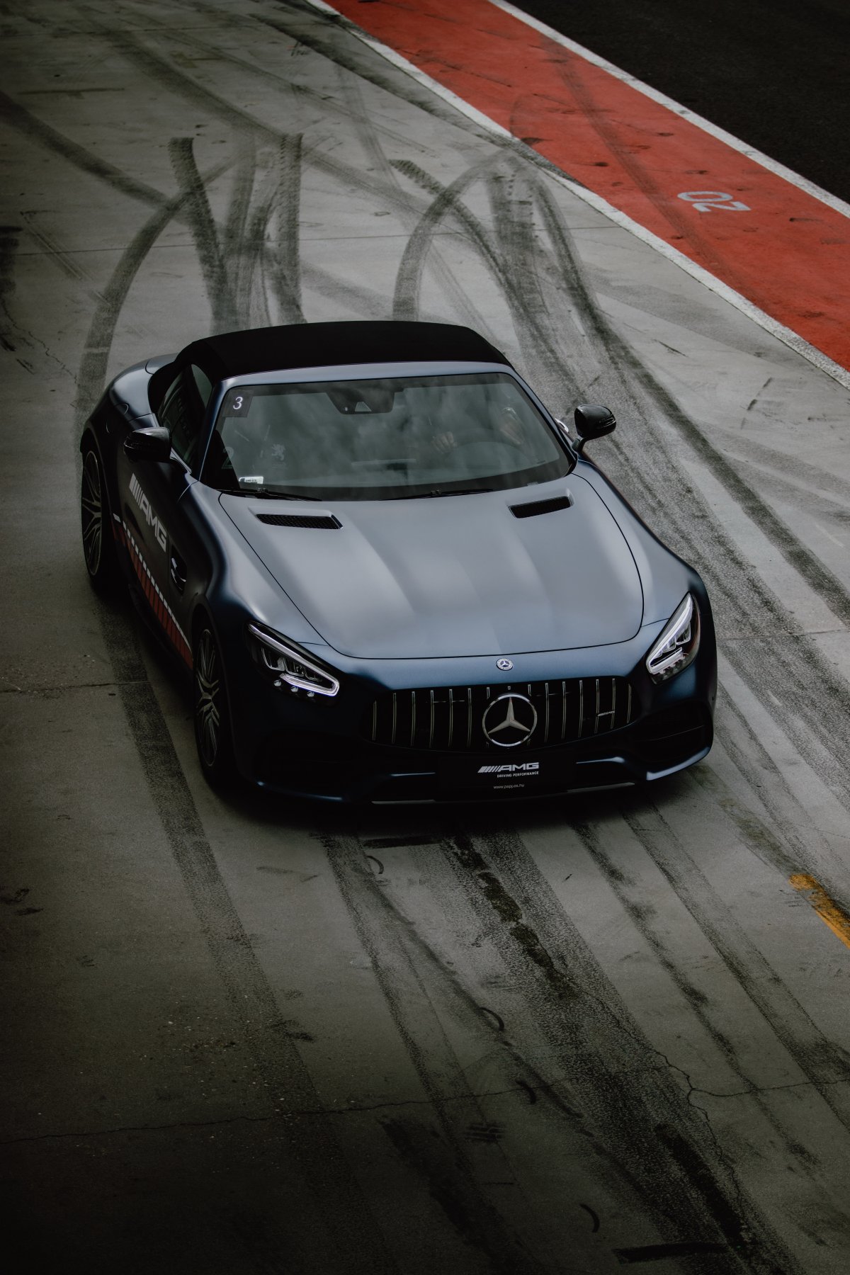 奔驰黑色轿车图片,高清图片