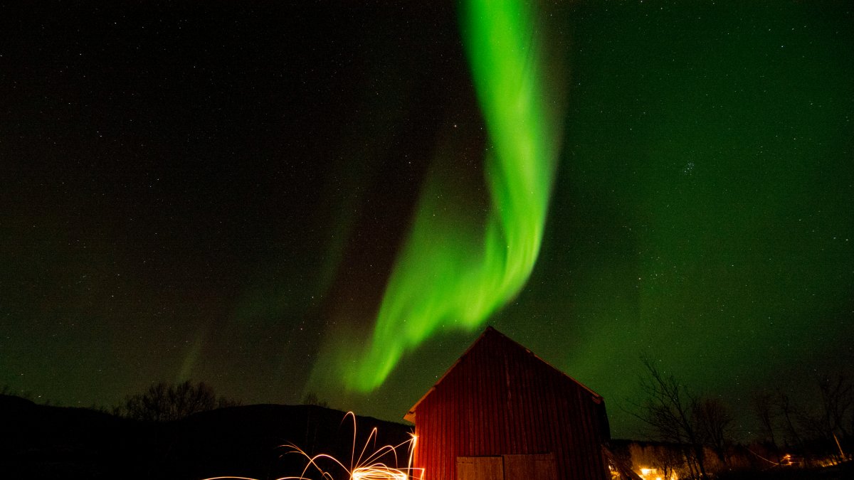 绿色唯美神奇的极光风景图片,高清图片