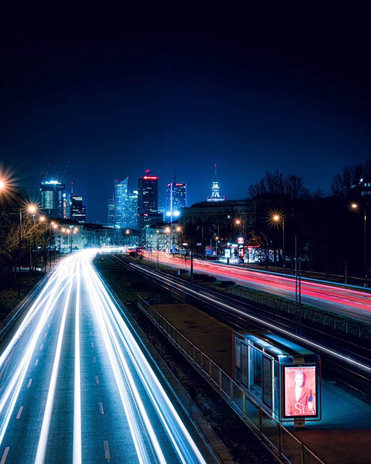 城市霓虹燈夜景圖片