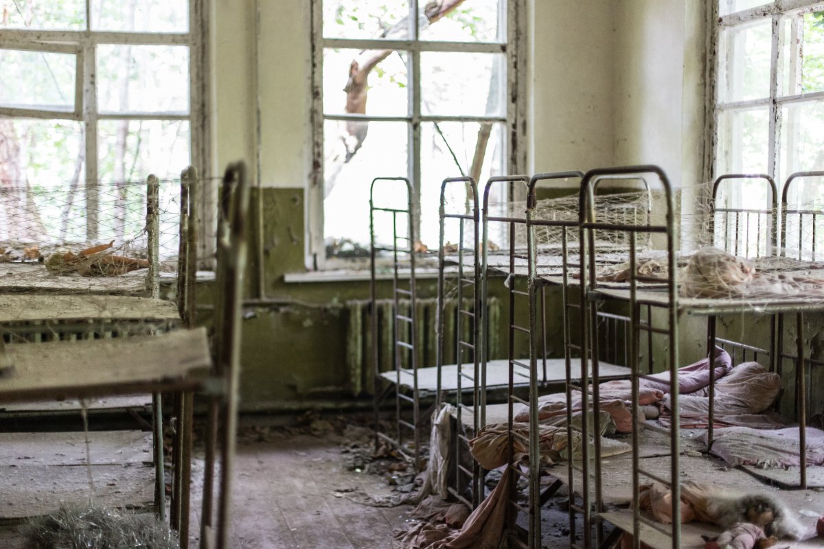 废弃的破旧房屋图片