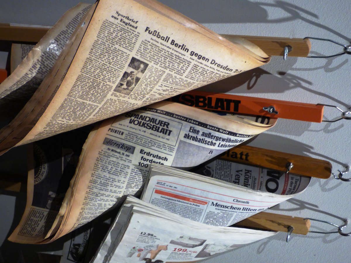 信息丰富的报纸图片