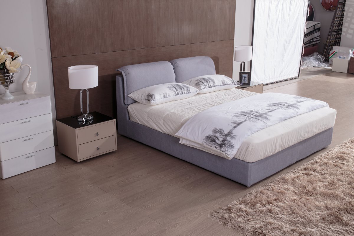 柔软舒适的大床图片