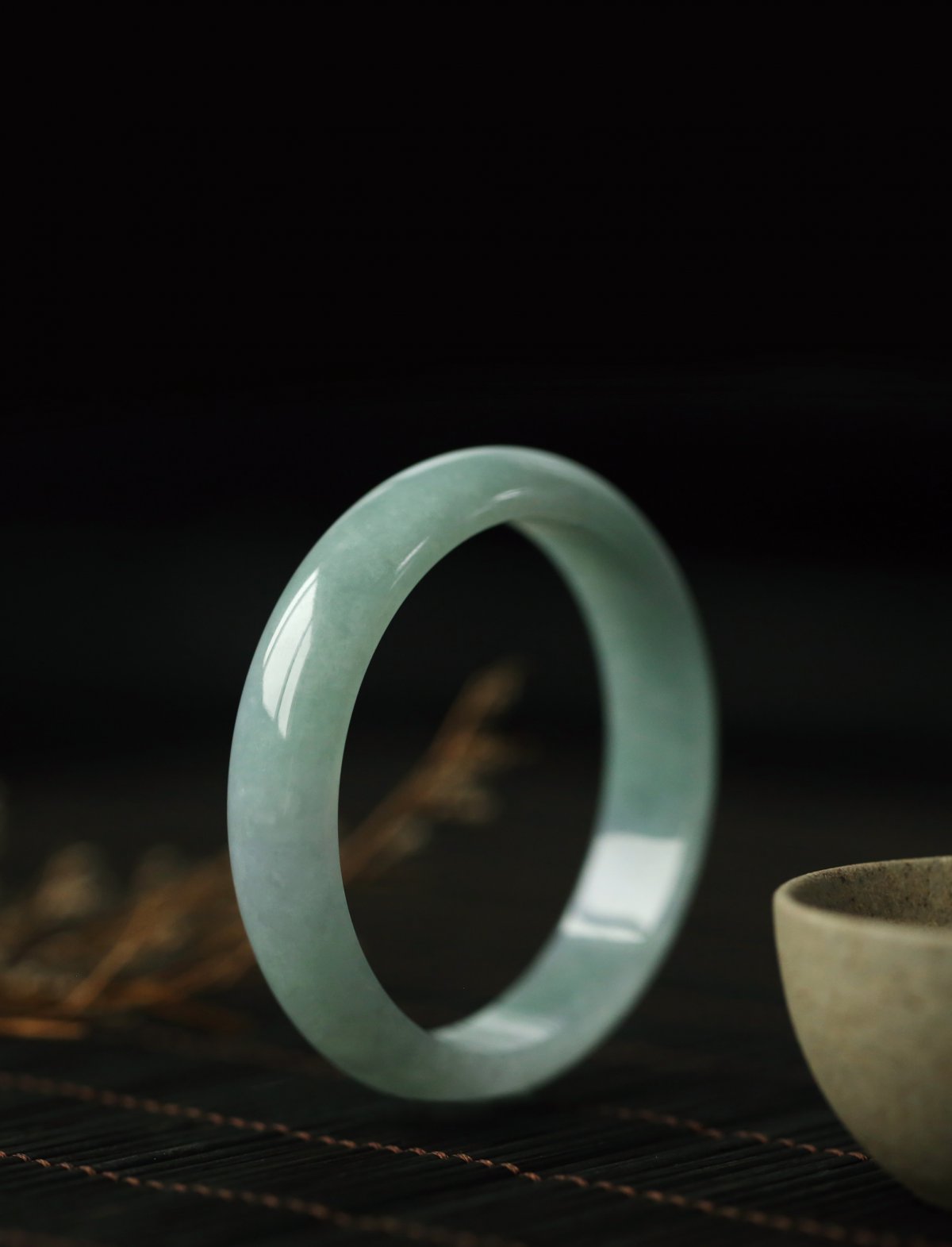 贵重精美的玉镯图片