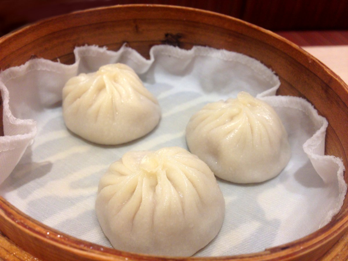 松软多汁的小笼包图片