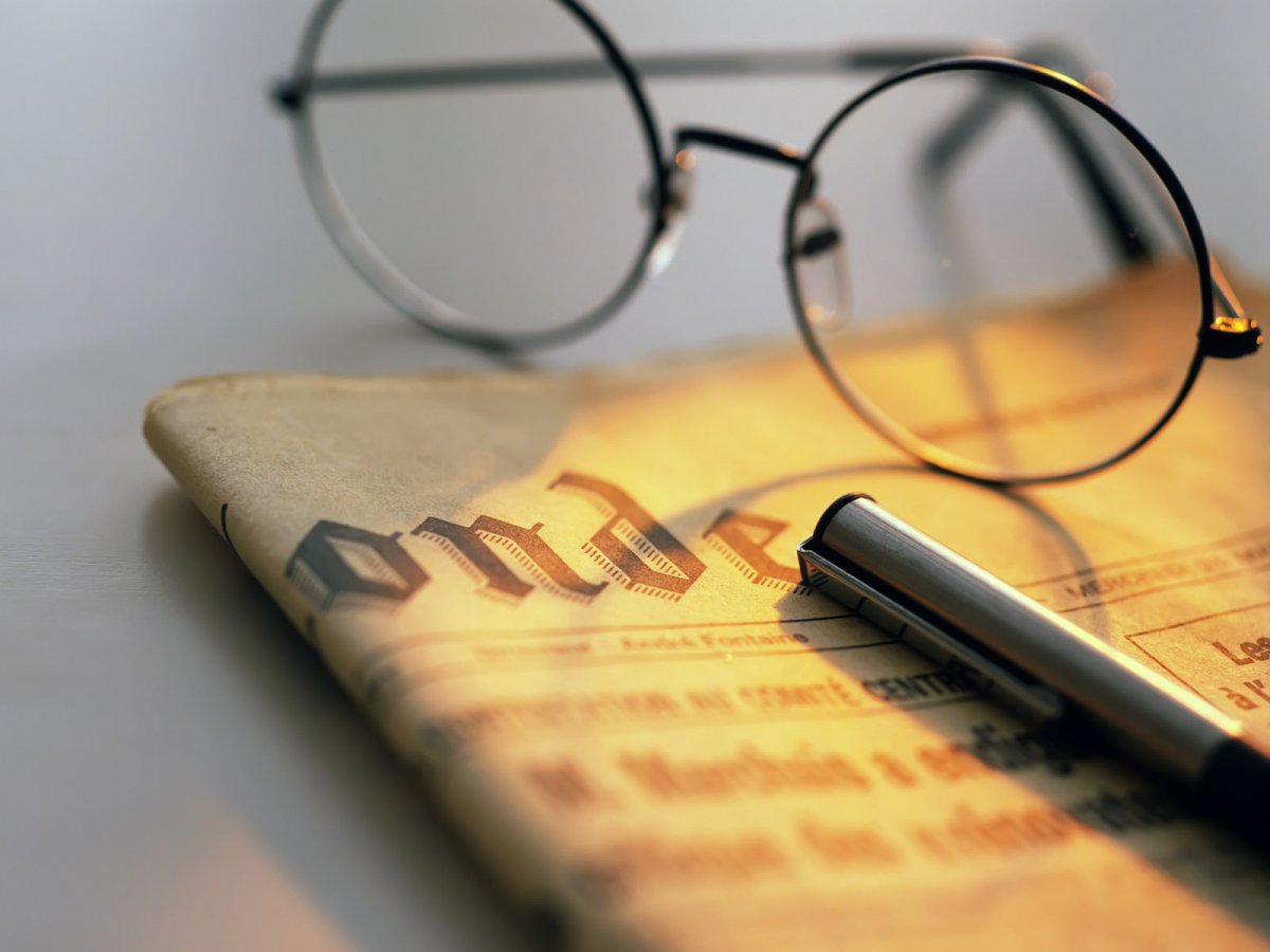 精致的眼镜图片