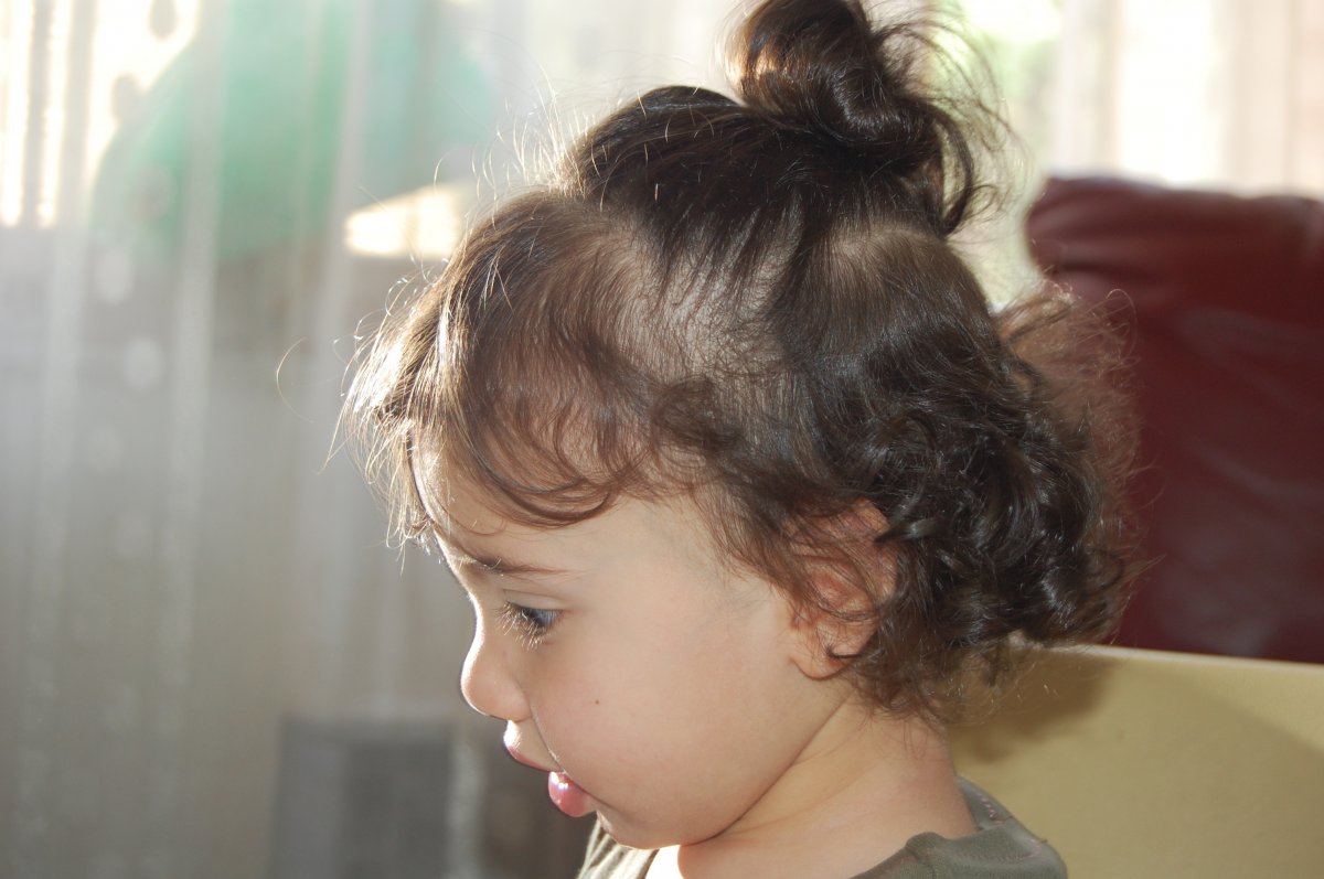 小女孩烫发发型图片