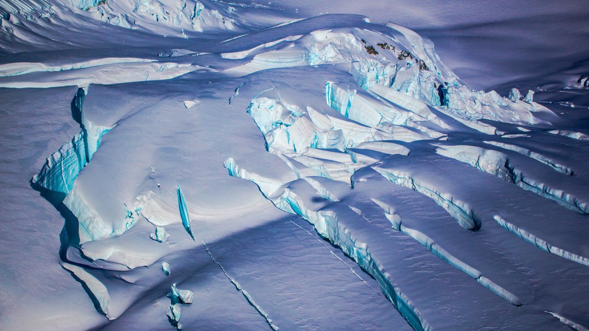 极寒之地冰雪高原风景图片