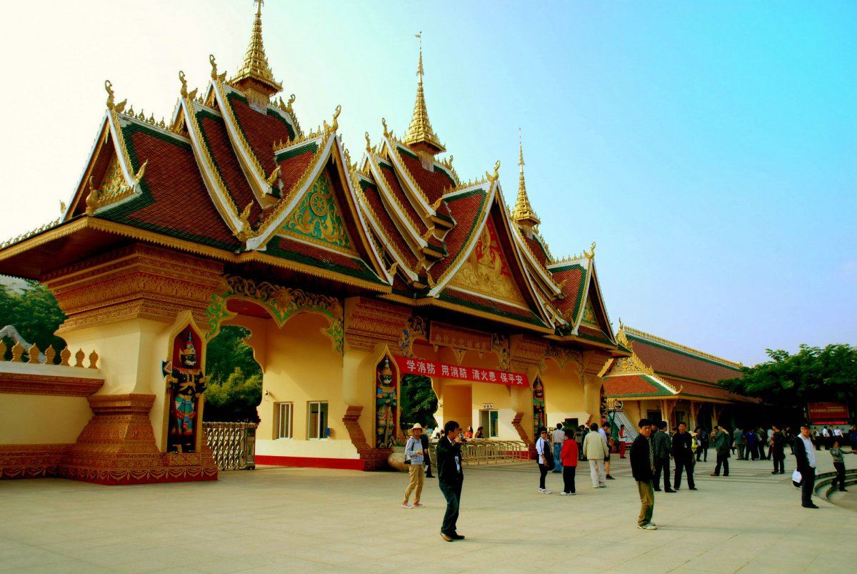 云南西双版纳勐泐大佛寺风景图片