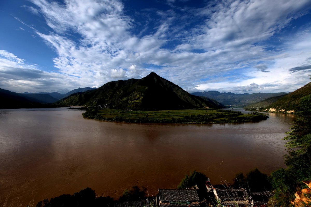 云南长江第一湾风景图片