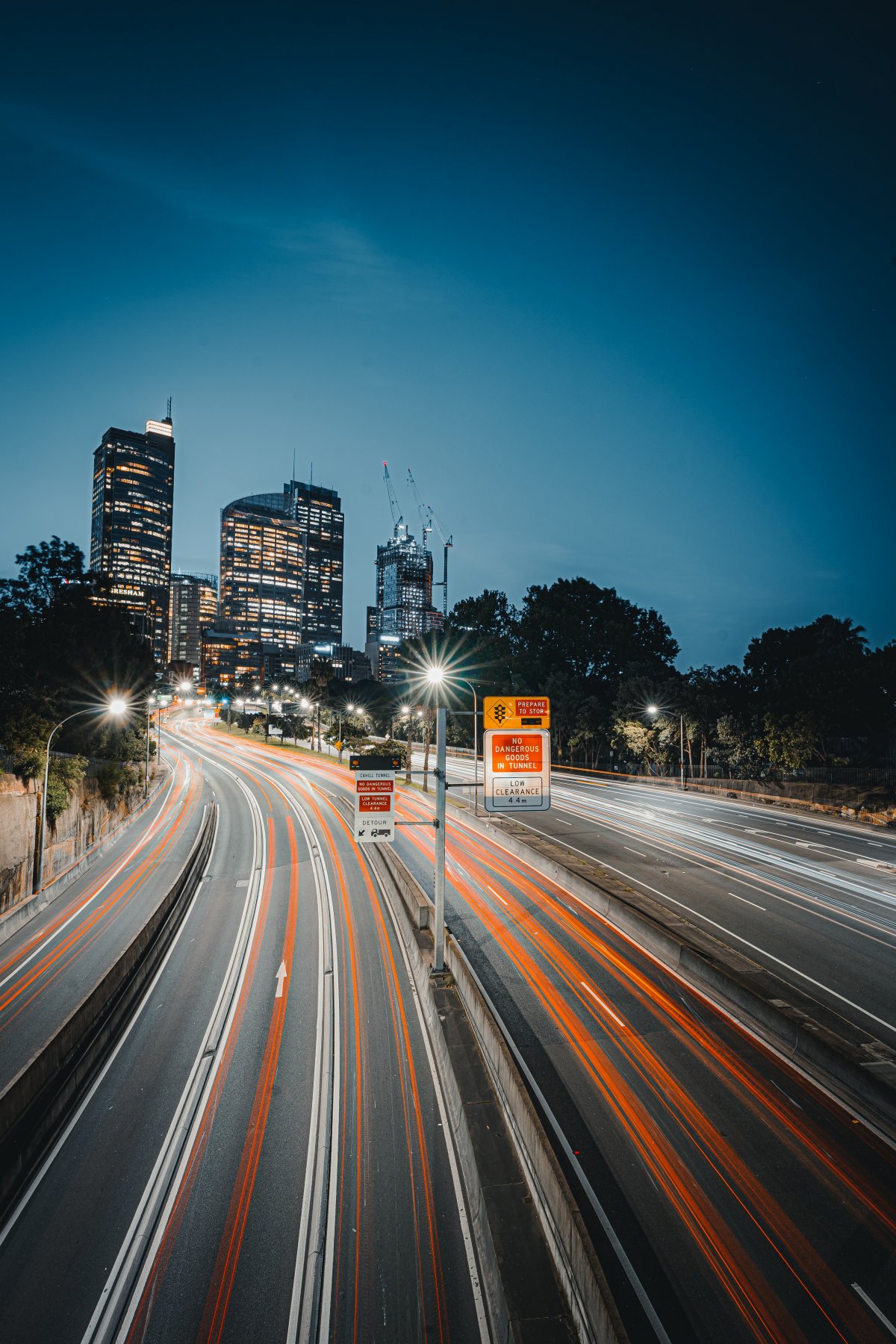 城市道路夜景圖片,高清圖片