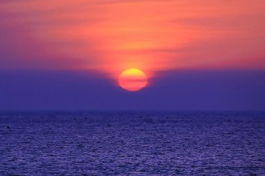 大海夕阳西下黄昏图片