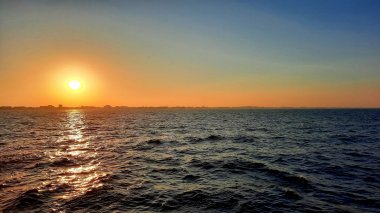 海平面落日景观图片