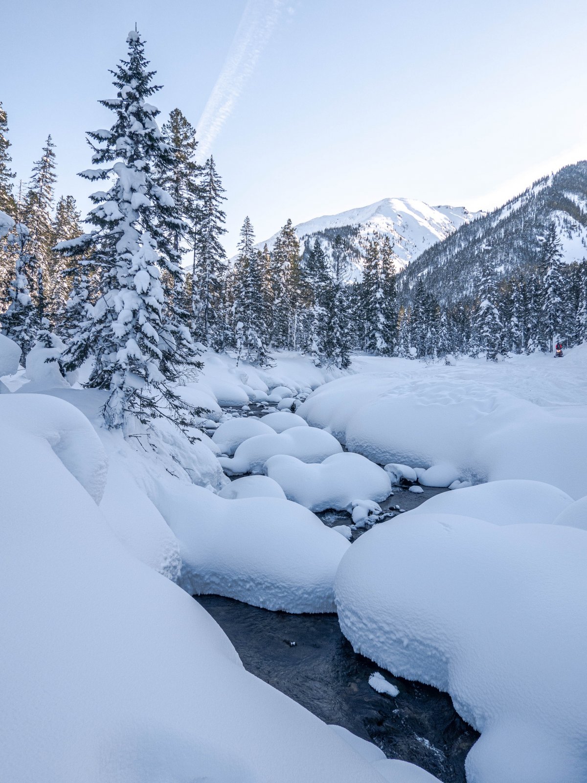 白雪皑皑风光图片