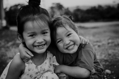 亚洲黑白儿童摄影图片