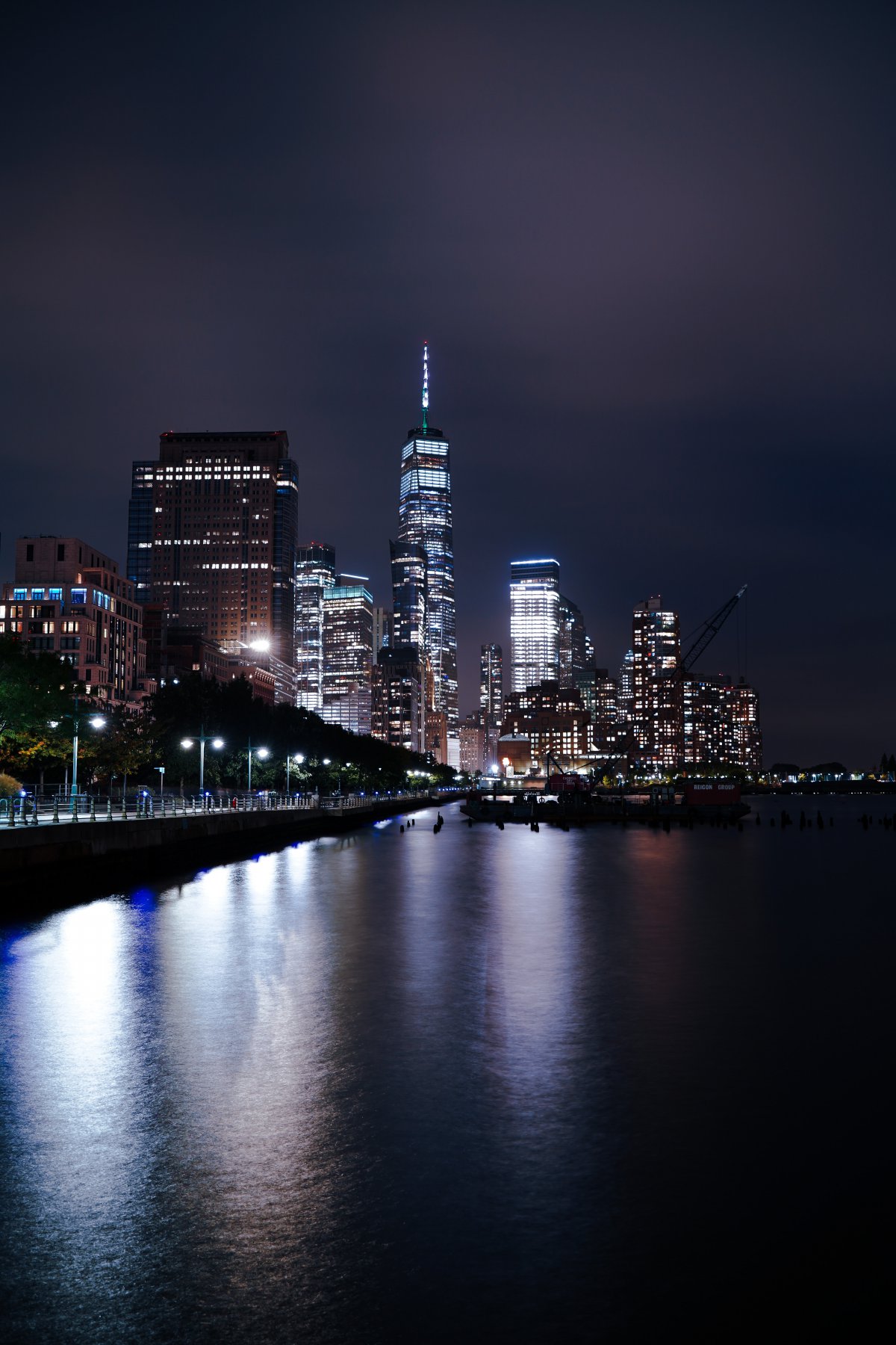 江濱城市夜景圖片