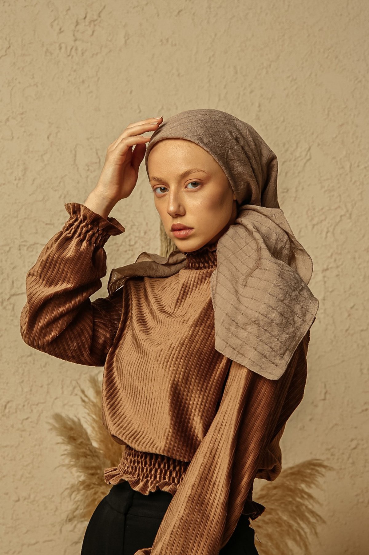 气质头巾美女图片