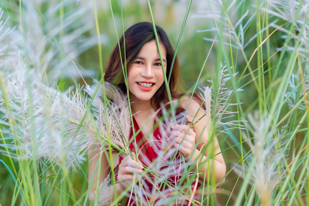 灿烂笑容的美女图片