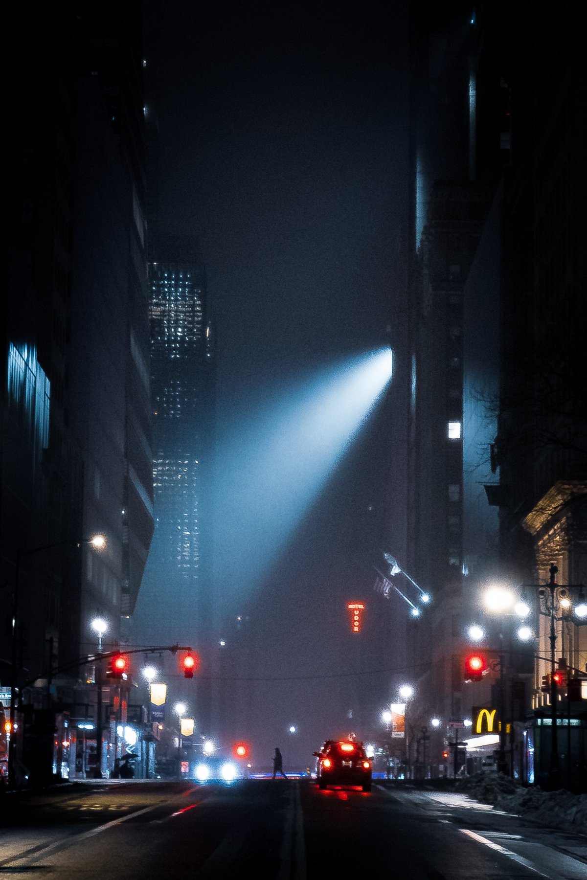 夜幕下的城市夜景图片