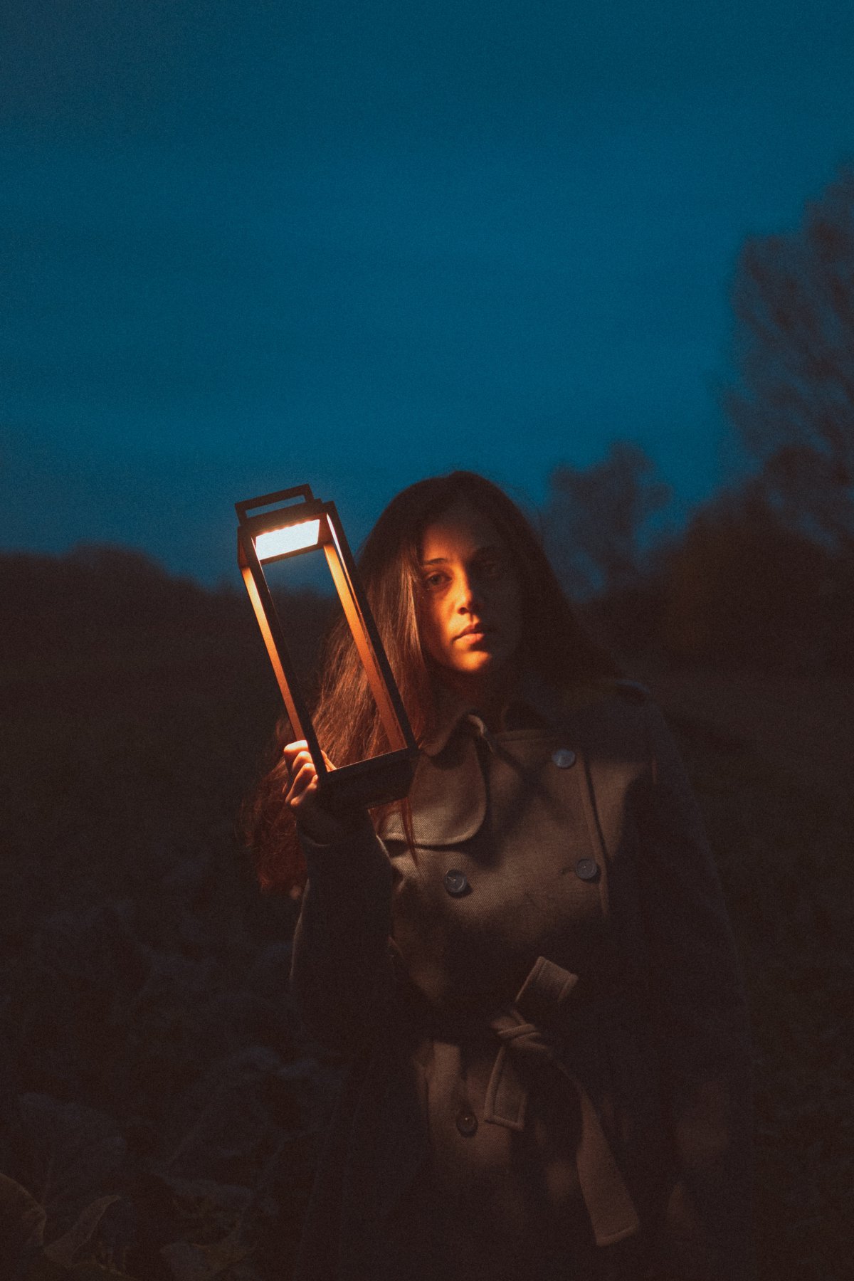 黑夜里的女人唯美图片图片