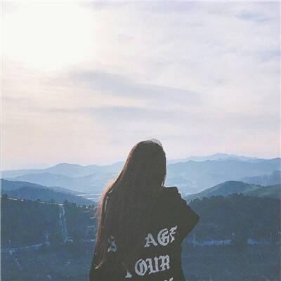 低调情侣头像背影一男一女