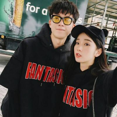 可爱搞怪情侣合照贴吧头像一人一张