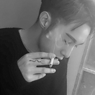 黑白图片男生抽烟图片