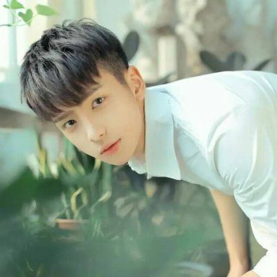 最新版阳光唯美帅气男生头像
