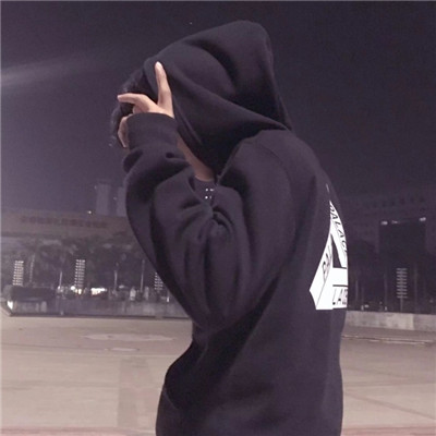 忧郁系帅哥男生头像