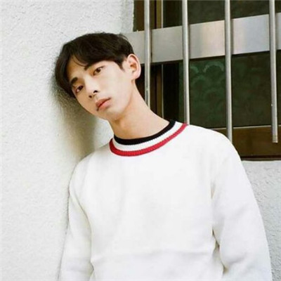 快手男生头像帅气笑容甜炸了的