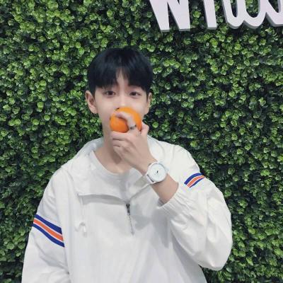 阳光帅气的男生贴吧头像青春时尚