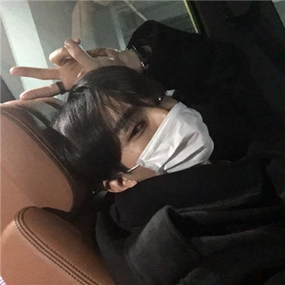 男生躺着的头像唯美图片大全