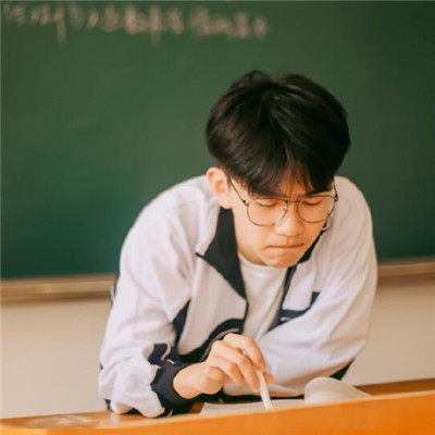 费启鸣照片头像高清无水印版