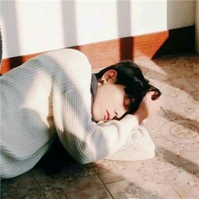qq头像男生侧面帅气阳光最新