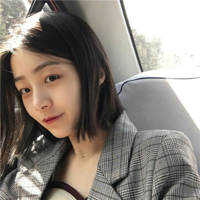 气质长发女生头像伤感