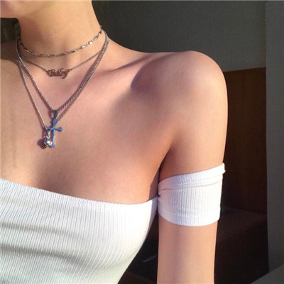 柔情似水的性感美女头像