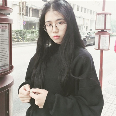 可爱女生头像戴眼镜小清新高清图片
