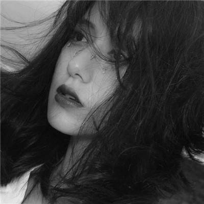 快手头像女生黑白伤感大全