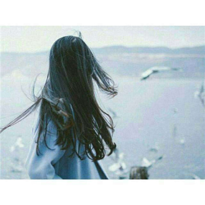 海边上下留白女生头像最新版