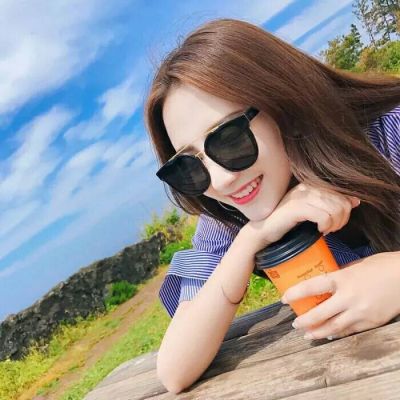 qq头像女生喝饮料韩系清晰图片