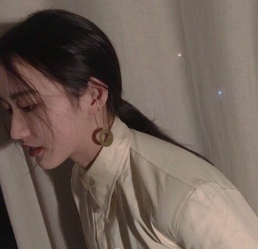 陌陌头像女生大图霸气