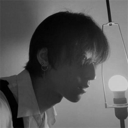 超酷男生头像黑白